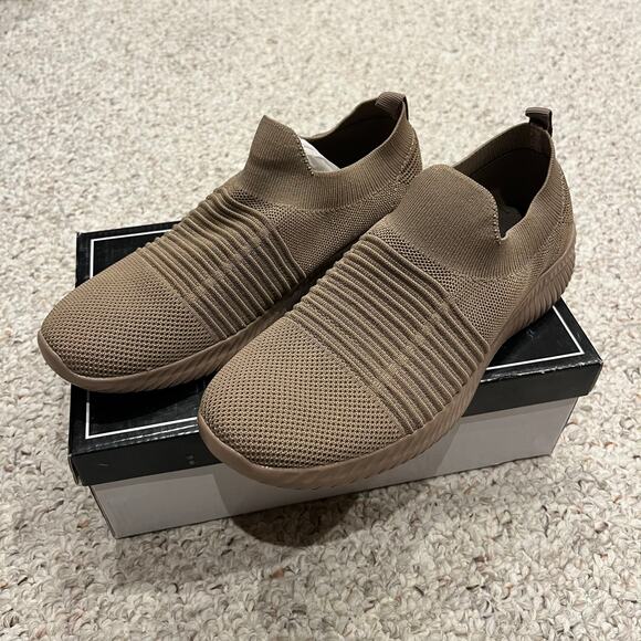 NEW Qupid Flyknit Dark Taupe Slip On Sneakers Sz 8 Casual Comfort Metallic - Picture 1 of 5
